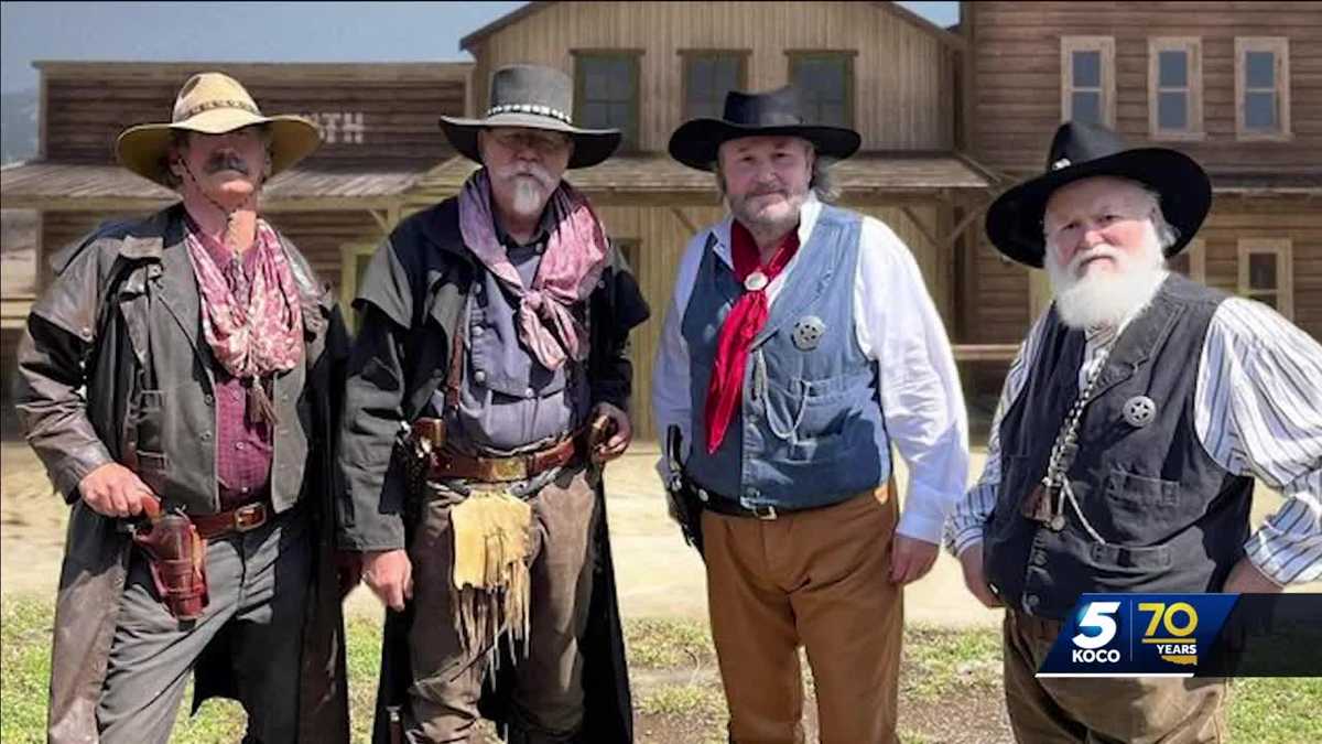 Guthrie brings the wild west alive with old western gunfights [Video]