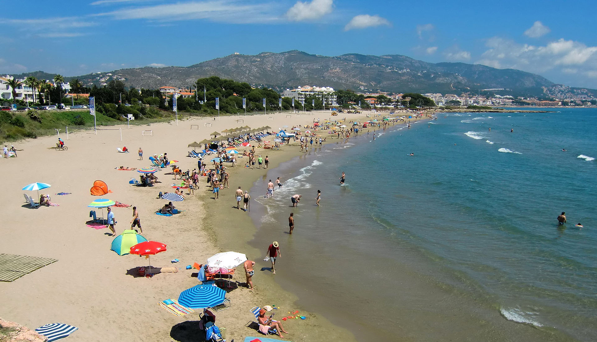 French tourist is found stabbed to death inside her motorhome in Spain: Police work to find out if she was travelling alone [Video]