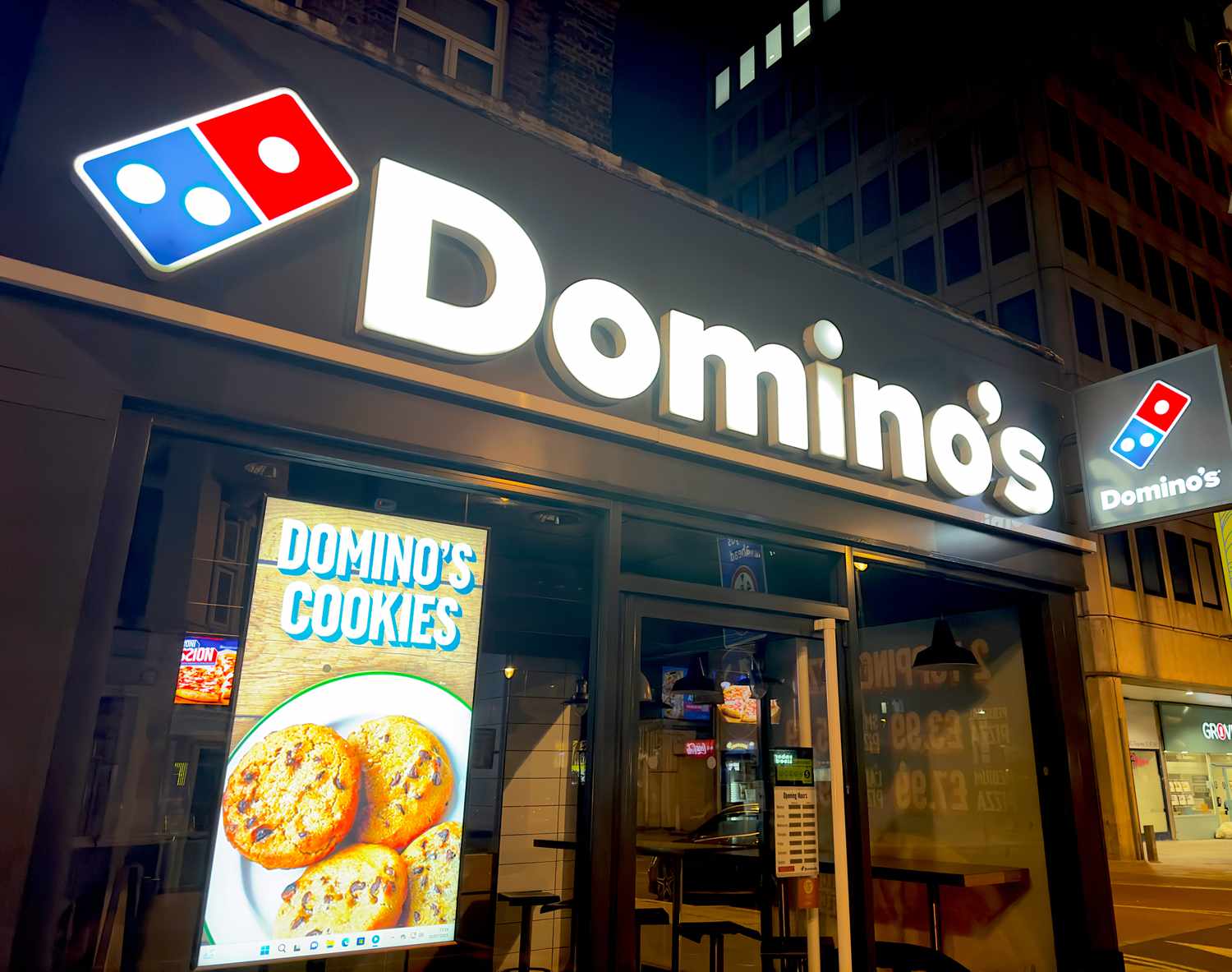 Domino’s Stock Falls After Pizza Giant’s Sales Miss Estimates [Video]