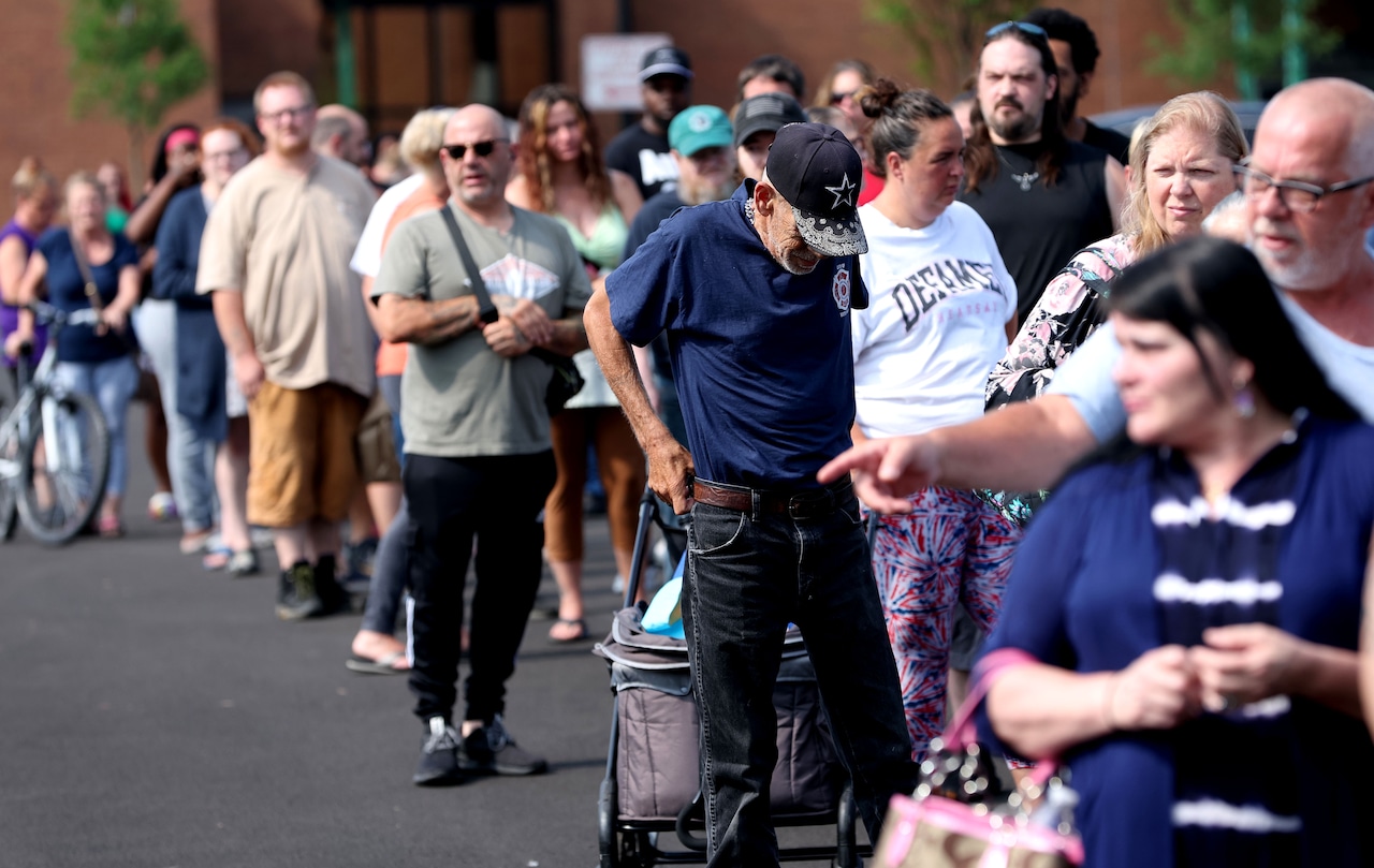 Thousands receive meals, health care, mental health services in Rome after tornado [Video]