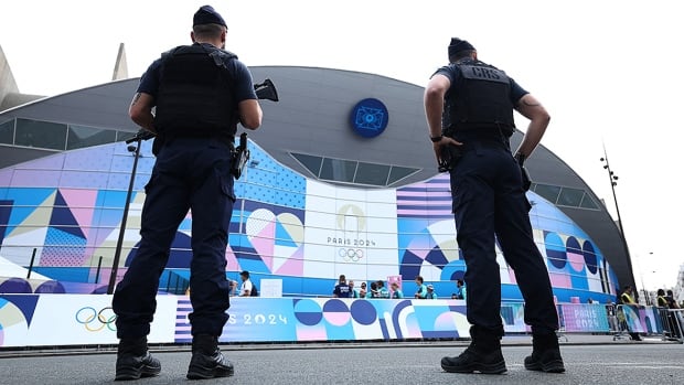 French police arrest Russian man on accusations of planning to ‘destabilize’ Olympics [Video]