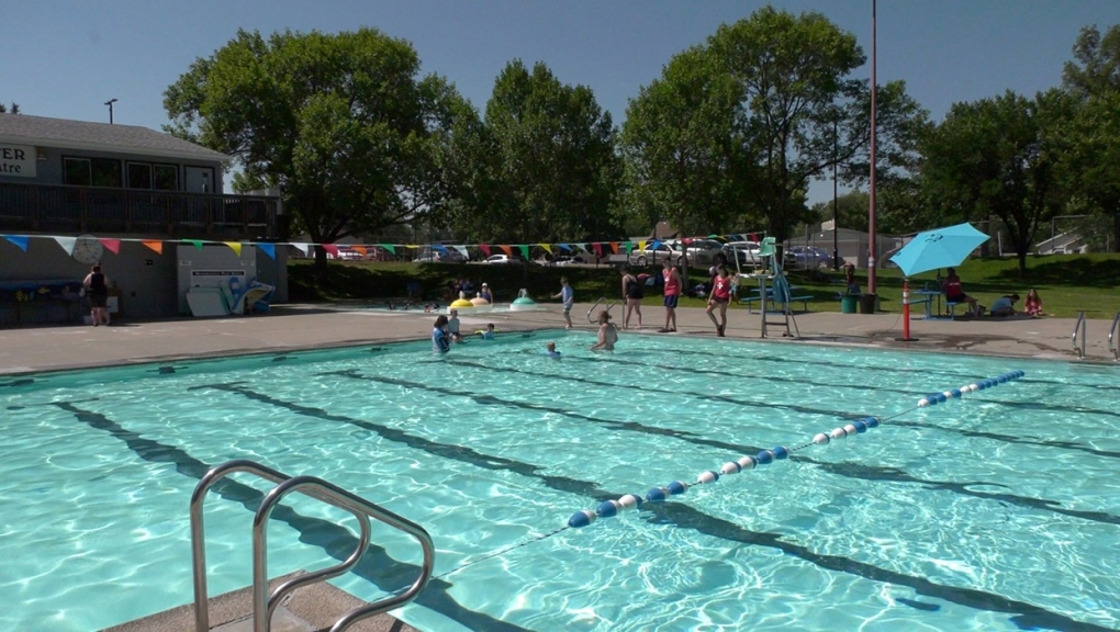 Small businesses booming during Lethbridge heatwave [Video]