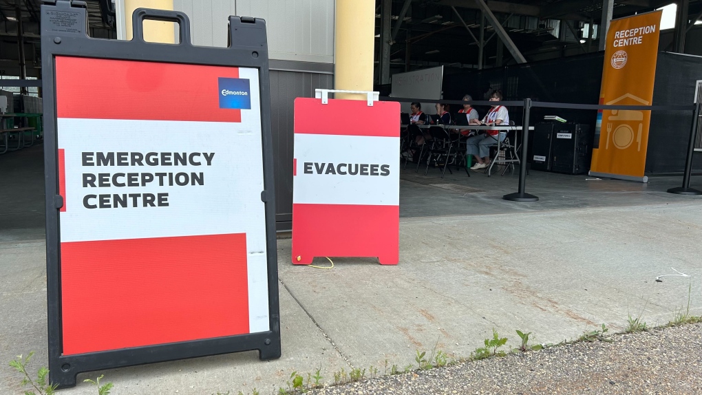 Jasper wildfire update: Evacuees arrive in Edmonton [Video]
