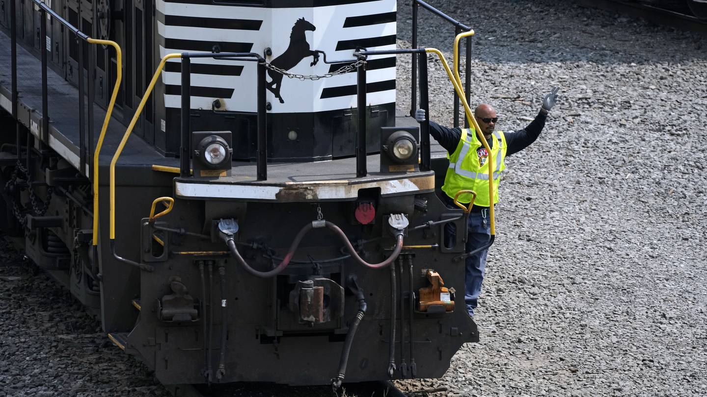 Norfolk Southern results complicated by derailment insurance payments, proxy fight and productivity  WHIO TV 7 and WHIO Radio [Video]