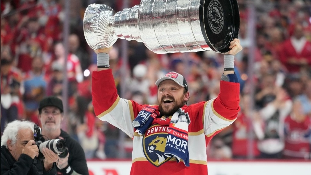 Sam Reinhart brings Stanley Cup to West Vancouver [Video]