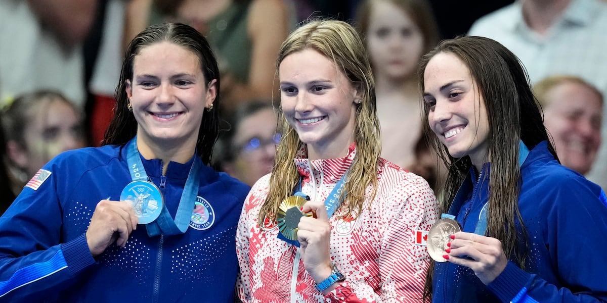 Paris Olympics heat up with showdowns in the water and on the tennis court [Video]