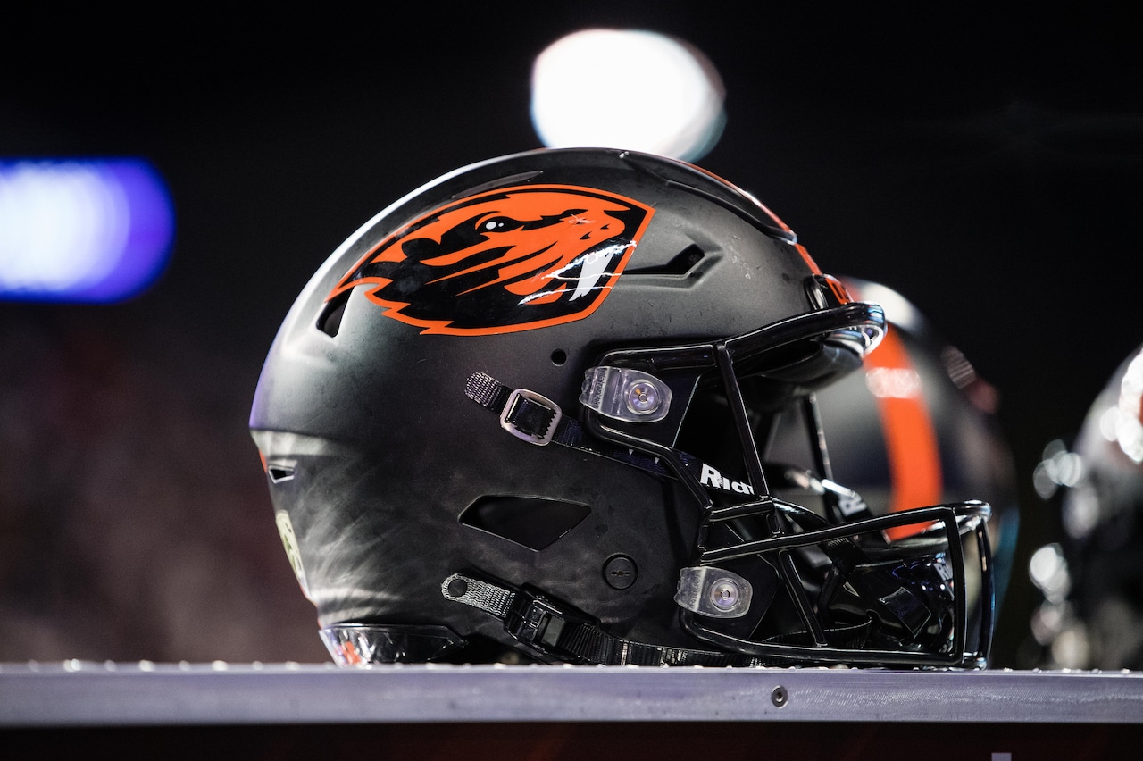 Oregon State Beavers countdown to kickoff: At No. 32, a productive linebacker [Video]