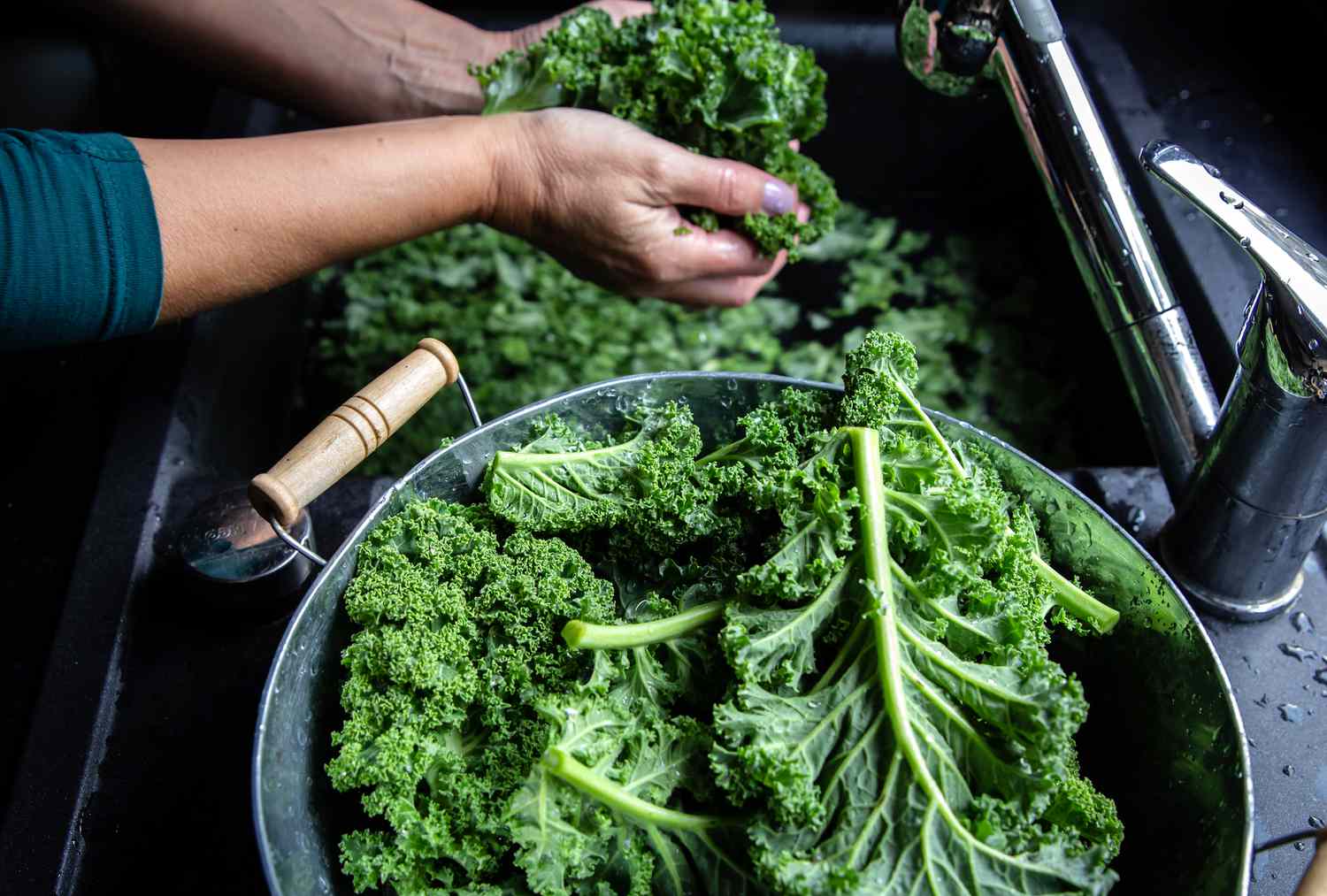 How to Wash Produce [Video]