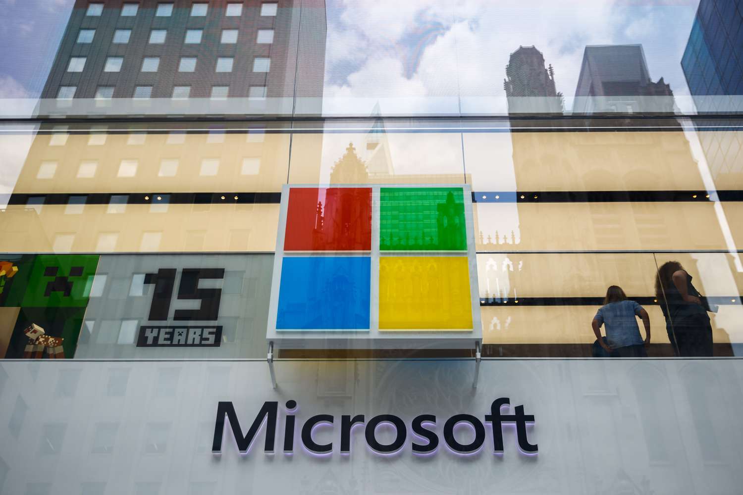 Microsoft Cloud Miss Overshadows Earnings Beat [Video]