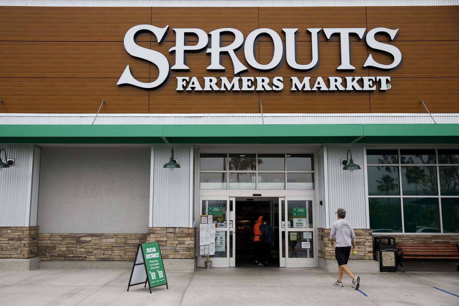 Why Sprouts Farmers Market Stock Jumped 13% to a Record High on Tuesday [Video]