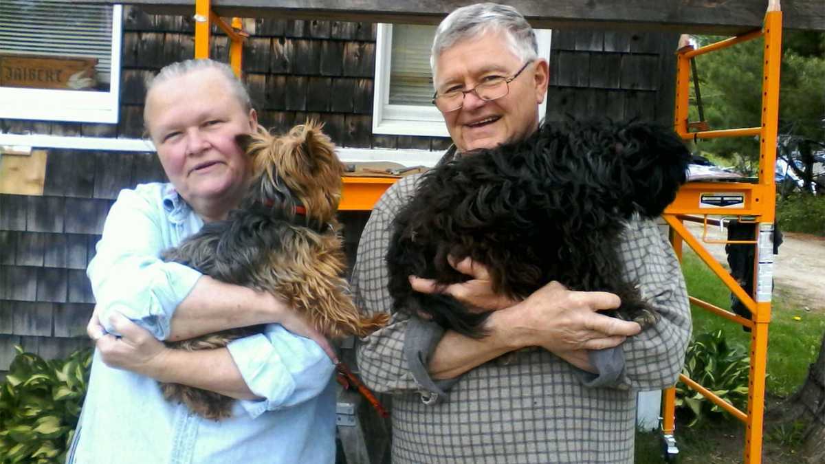 Maine community mourns couple killed in house fire [Video]