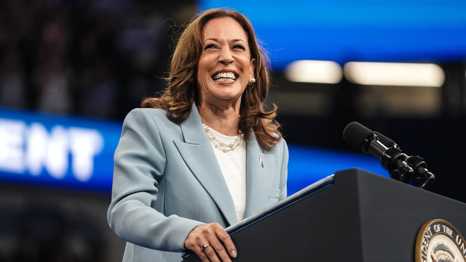 More than 100 techies sign VCs for Kamala pledge, backing VP Harris [Video]