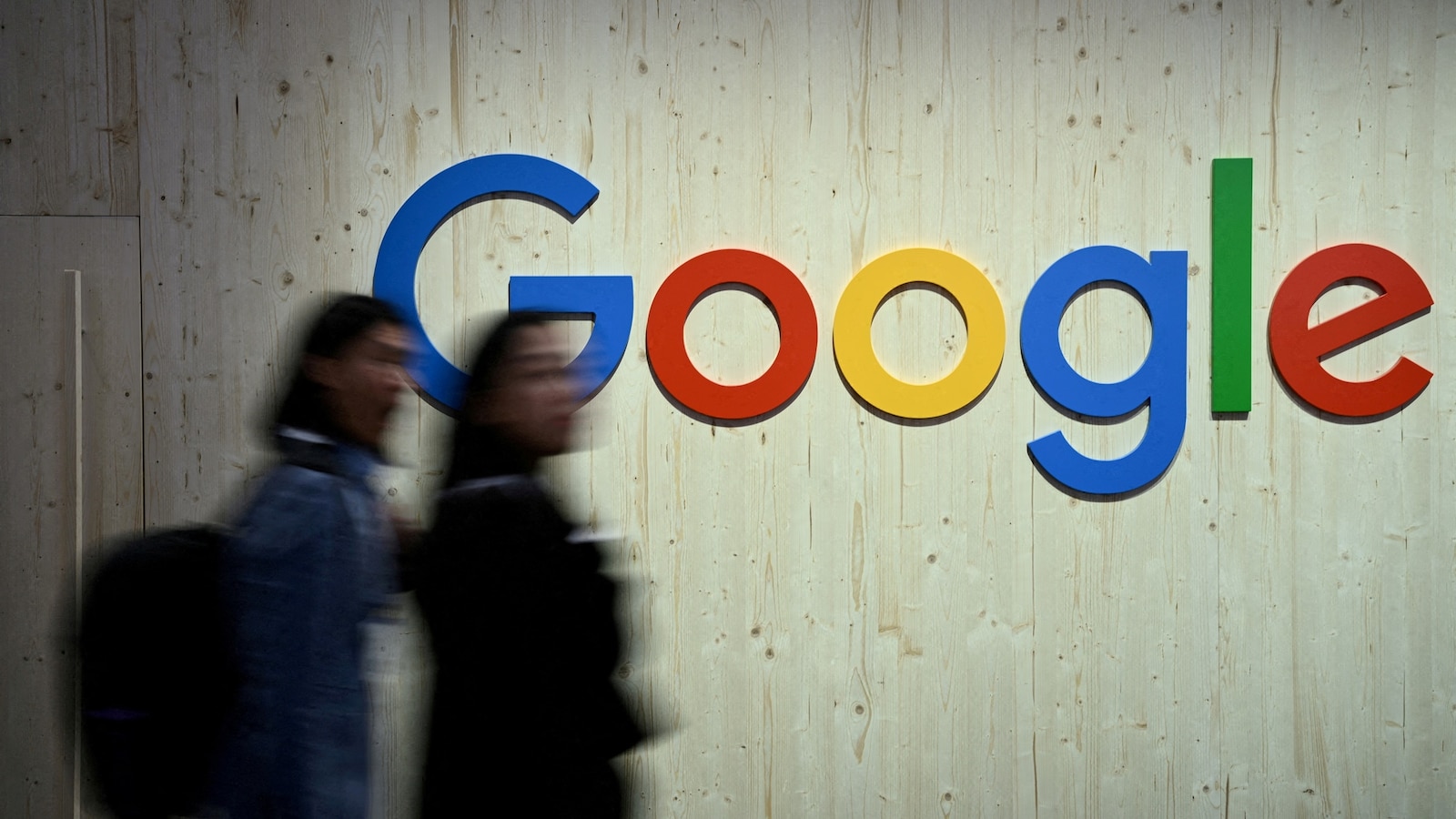 Google violated antitrust laws to maintain dominance over online search, judge says [Video]