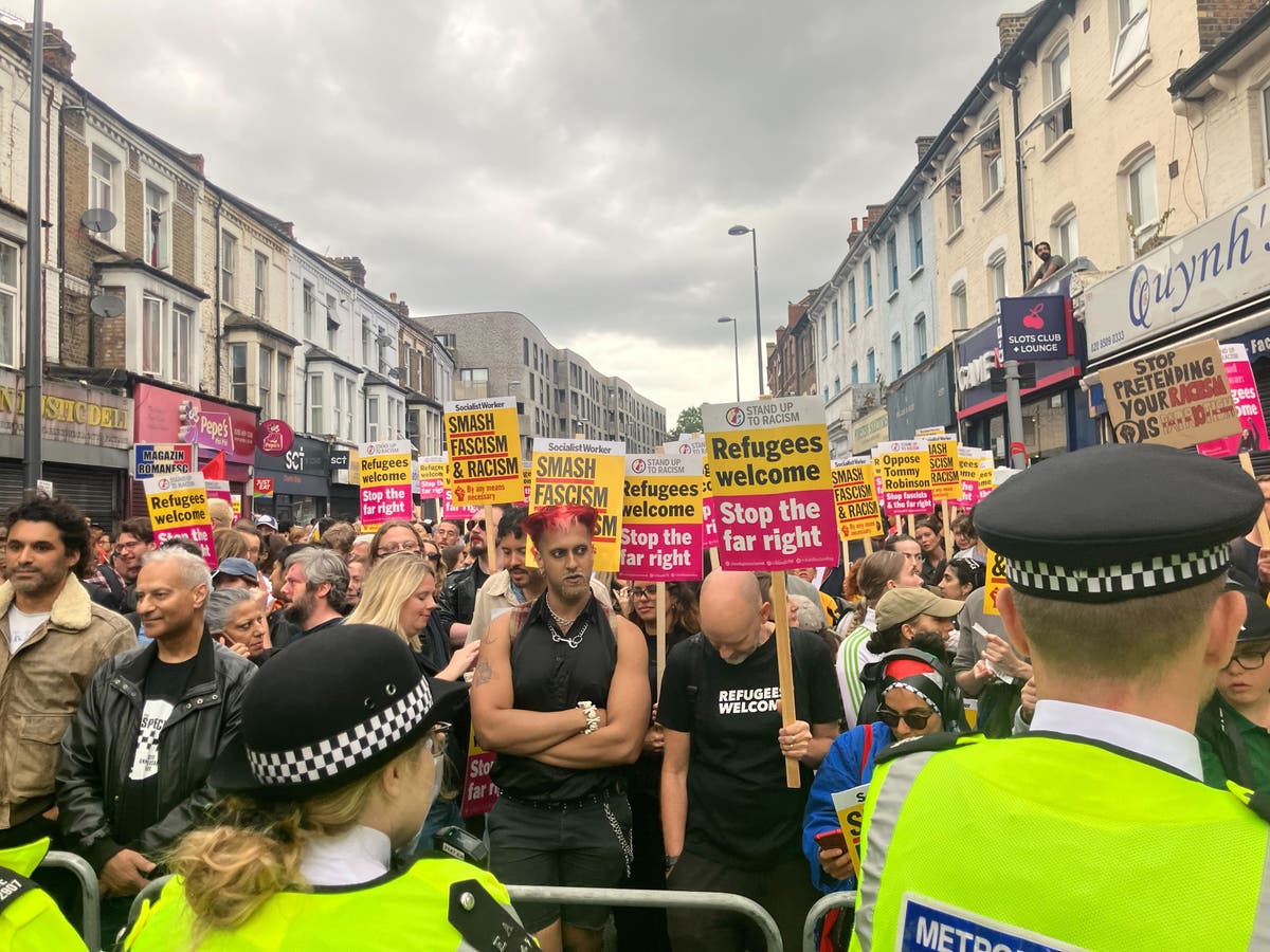 UK riots LIVE: Thousands gather in counter-protest as police brace for London far-right disorder [Video]