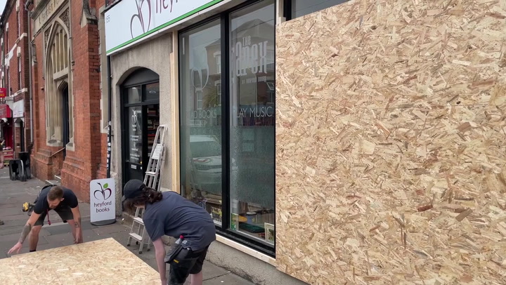 Shops boarded up as Northampton takes precautions against riots | News [Video]