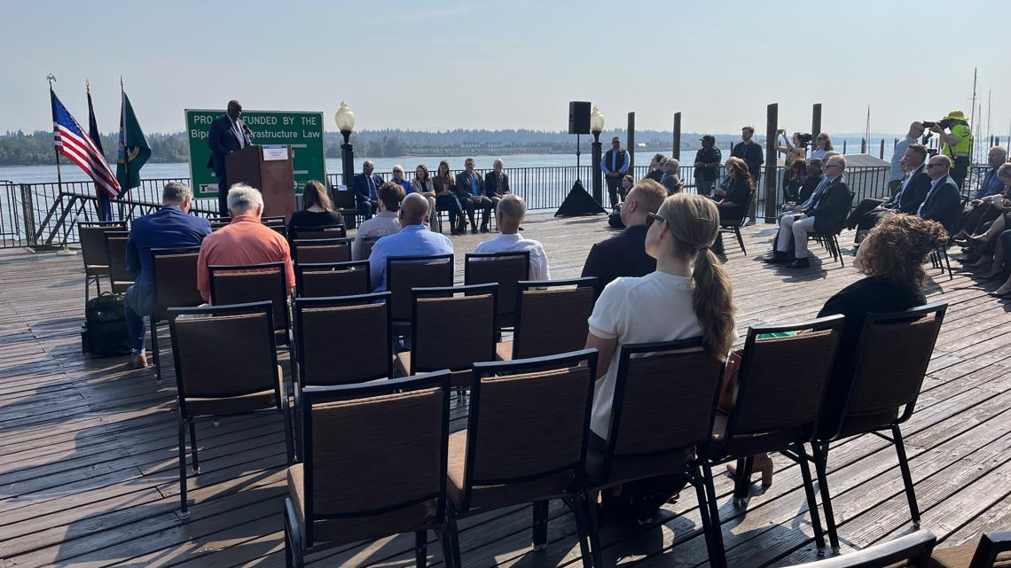 Lawmakers tout federal funding for Interstate Bridge replacement [Video]