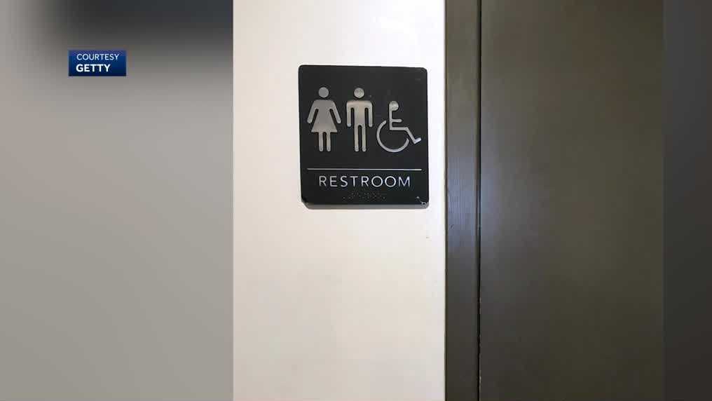 Judge blocks Elkhorn Area Schools from restricting transgender student’s access to girls’ bathroom [Video]