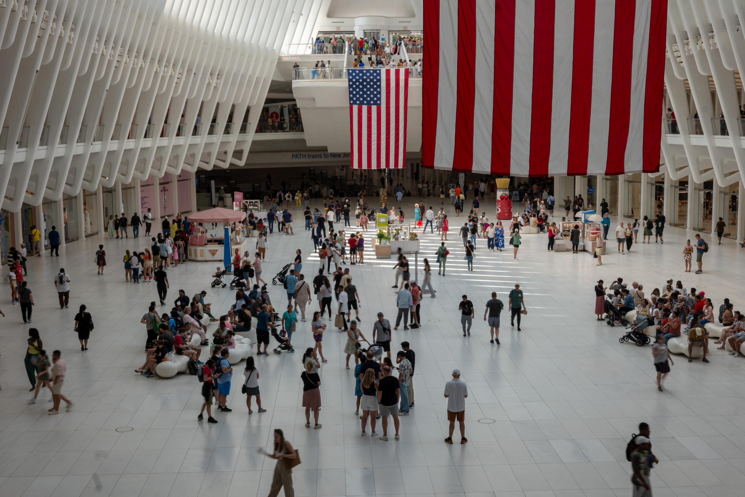 U.S. Economy Alarm Bells as Two Signs of Recessions Emerge [Video]