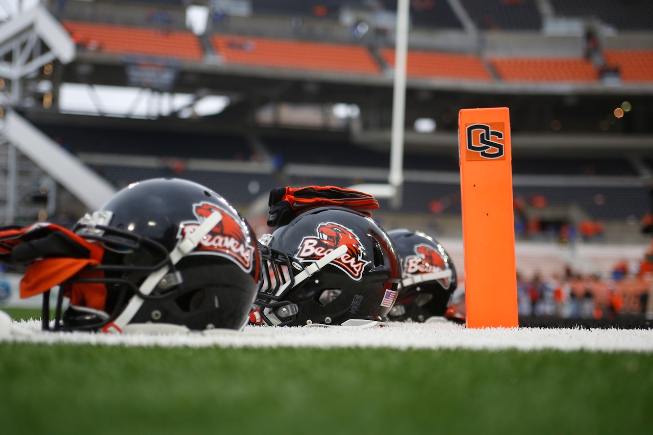 Oregon State Beavers countdown to kickoff: At No. 18, two WRs and a hall-of-fame LB [Video]