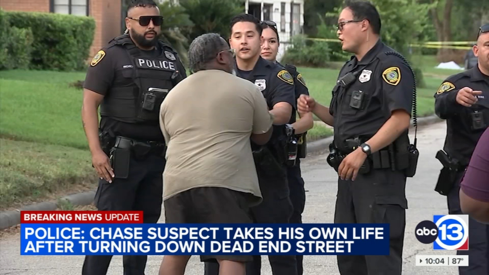 Robbery suspect dies after police chase starting in League City ends on Alconbury Lane in southeast Houston, HPD says [Video]