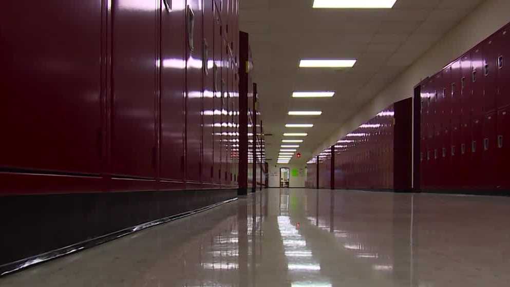 Some Maine school districts scramble to staff up for the start of the school year [Video]