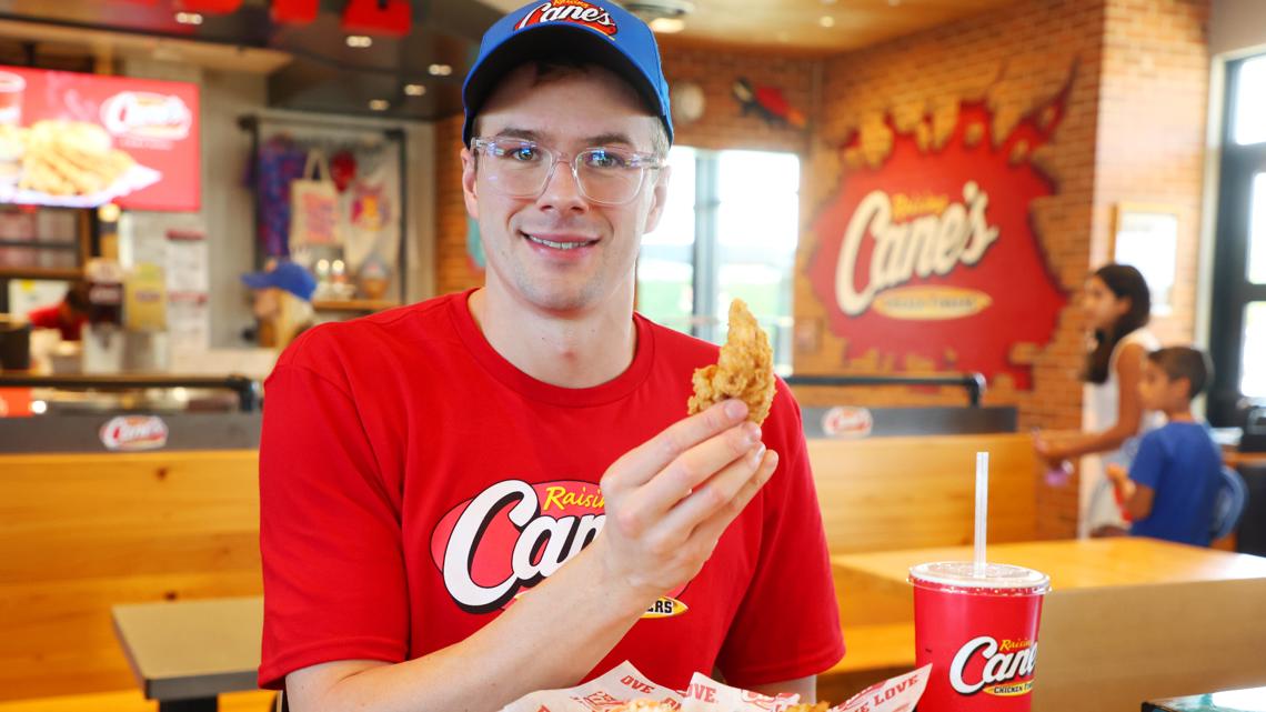 Olympic swimmer Nic Fink works shift at Dallas Raising Cane’s [Video]