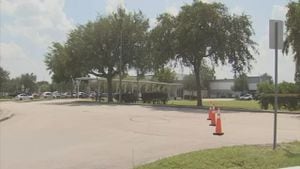 Amid A/C issues, Timber Lakes Elementary School parents worry about hot classrooms [Video]