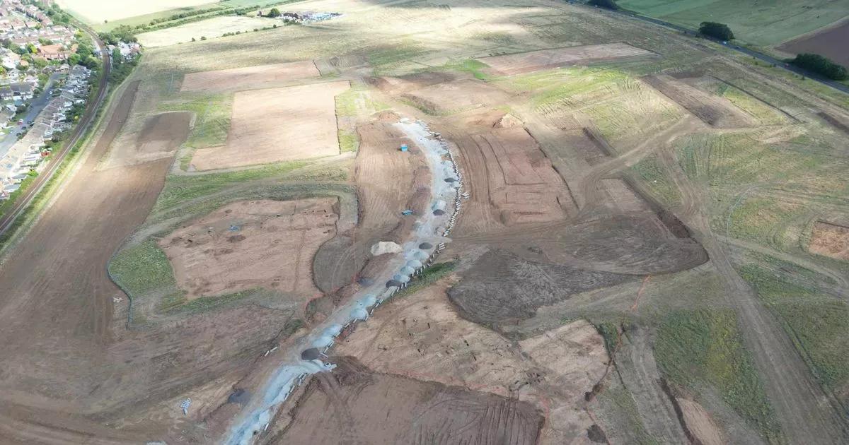 ‘Enormous’ dust clouds aggravate locals as work steps up on mammoth new housing estate [Video]