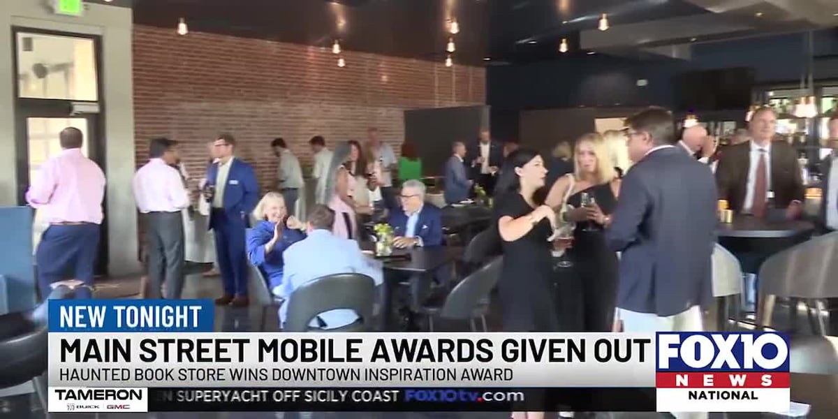 Main Street Mobile gives out awards [Video]