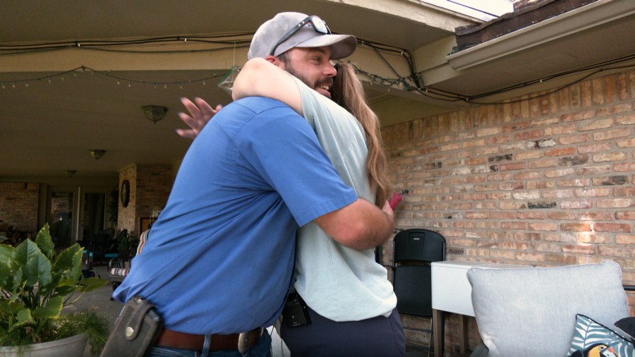 Abilene plumbers save elderly woman from burning home [Video]