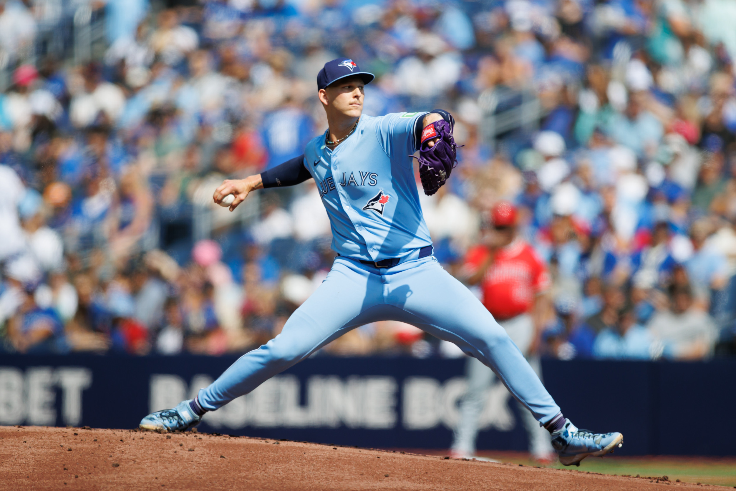 Blue Jays Starter Bowden Francis Loses No-Hitter in 9th Inning Against Angels [Video]