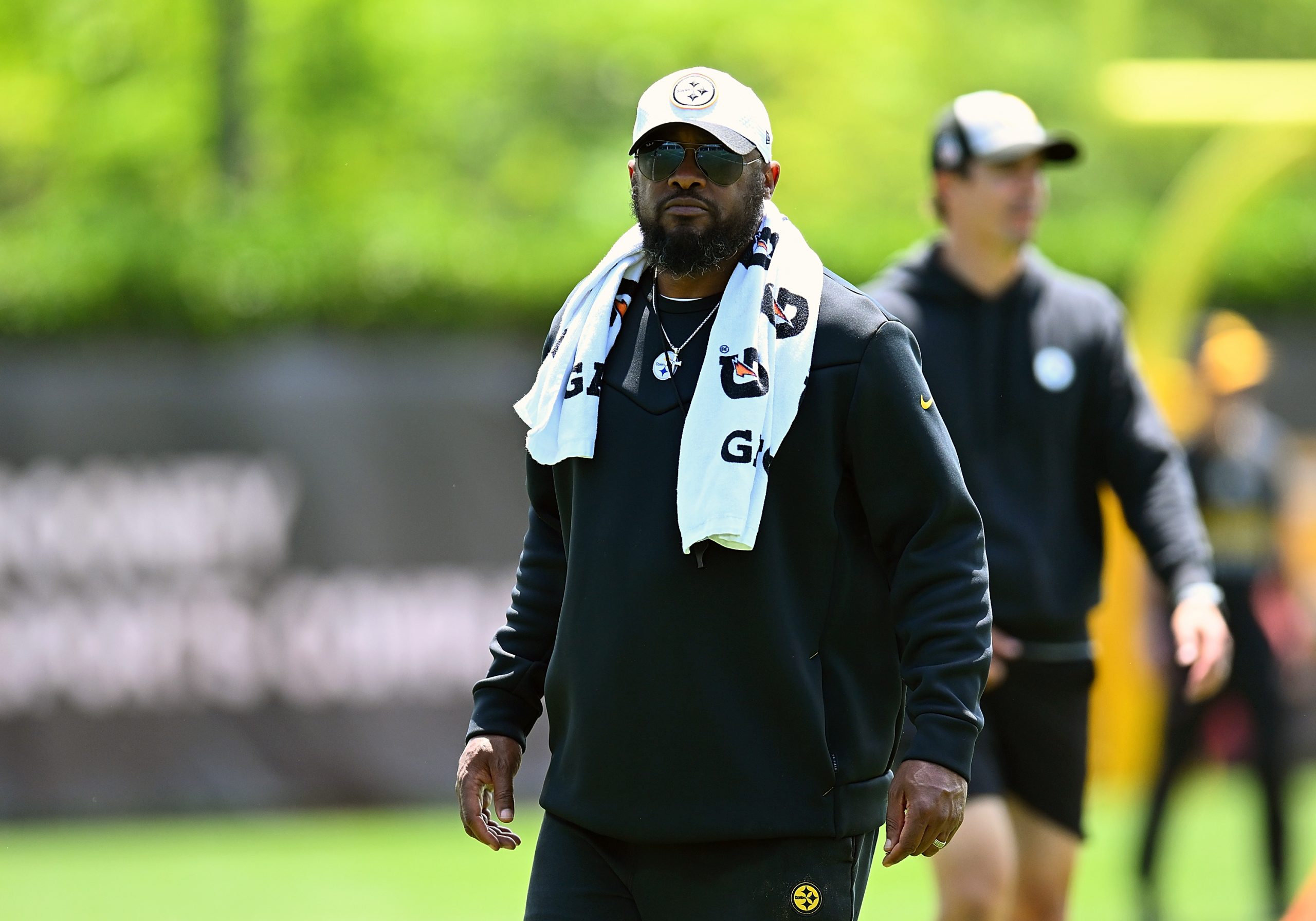 Steelers’ Mike Tomlin Still Hasn’t Picked a Starting Quarterback [Video]