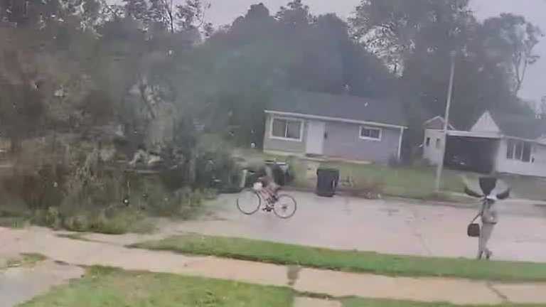 ‘I’ve been sweating ever since’: Milwaukee storms knock out power as temperatures spike [Video]