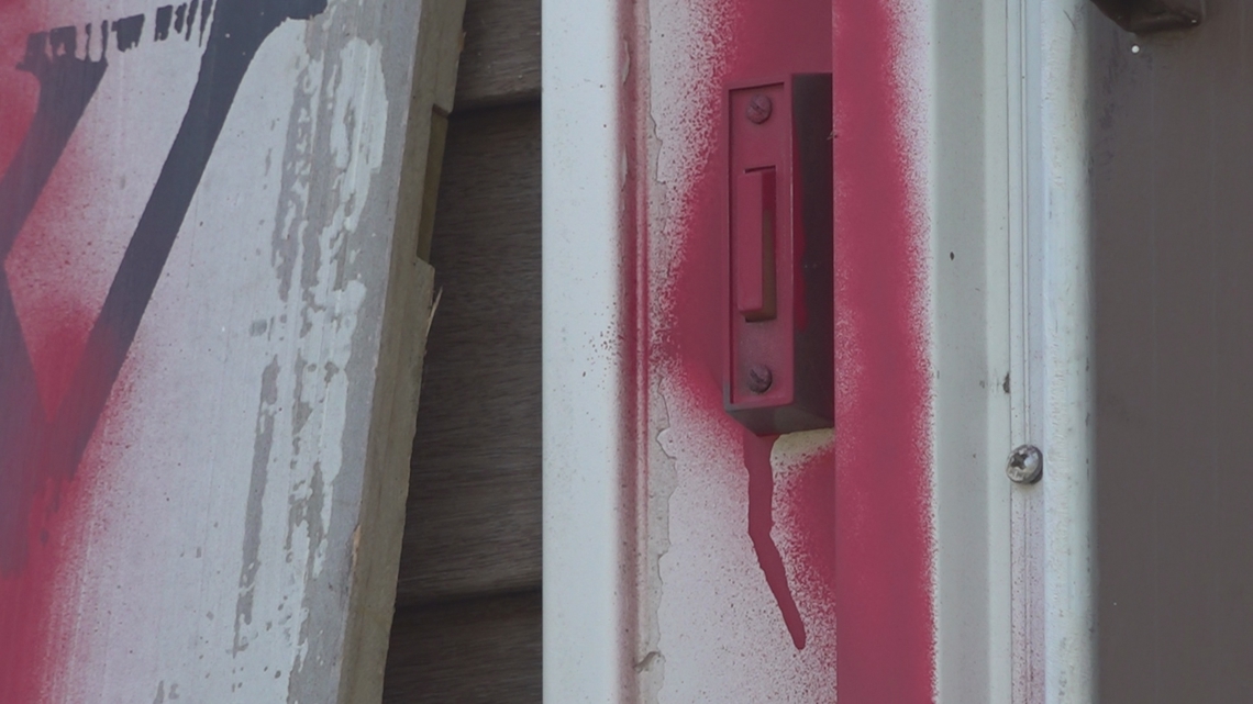 Lewiston police investigate red-paint vandalism [Video]