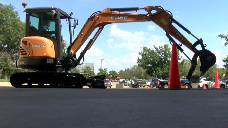 Backhoe operators from all over Kansas compete in Wichita [Video]