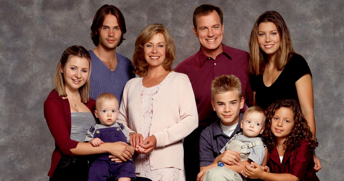 ‘7th Heaven’ podcast examines legacy of the moralizing family drama [Video]