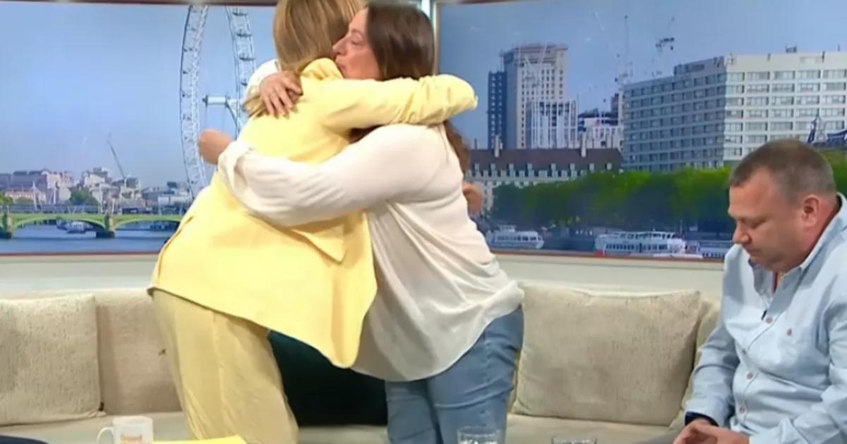 Emotional Kate Garraway pauses GMB to comfort grieving mum after daughter’s death [Video]