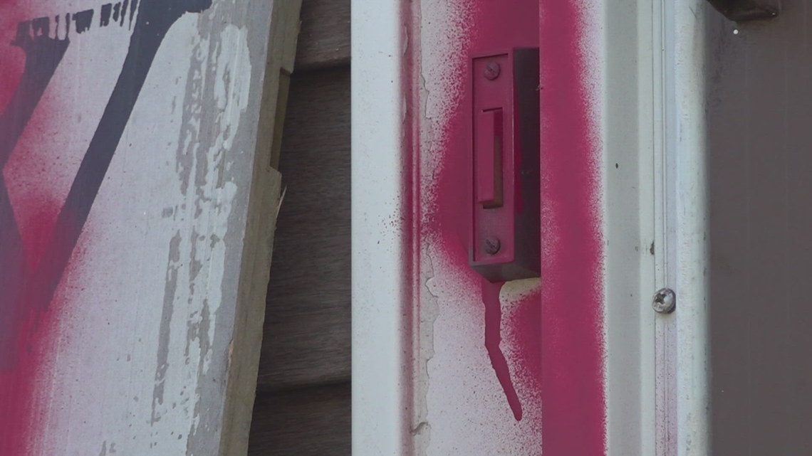 Red spray paint covers homes and businesses in Lisbon [Video]