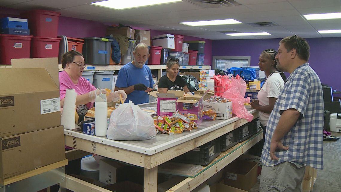 Grandville nonprofit provides sack lunches to unhoused community [Video]