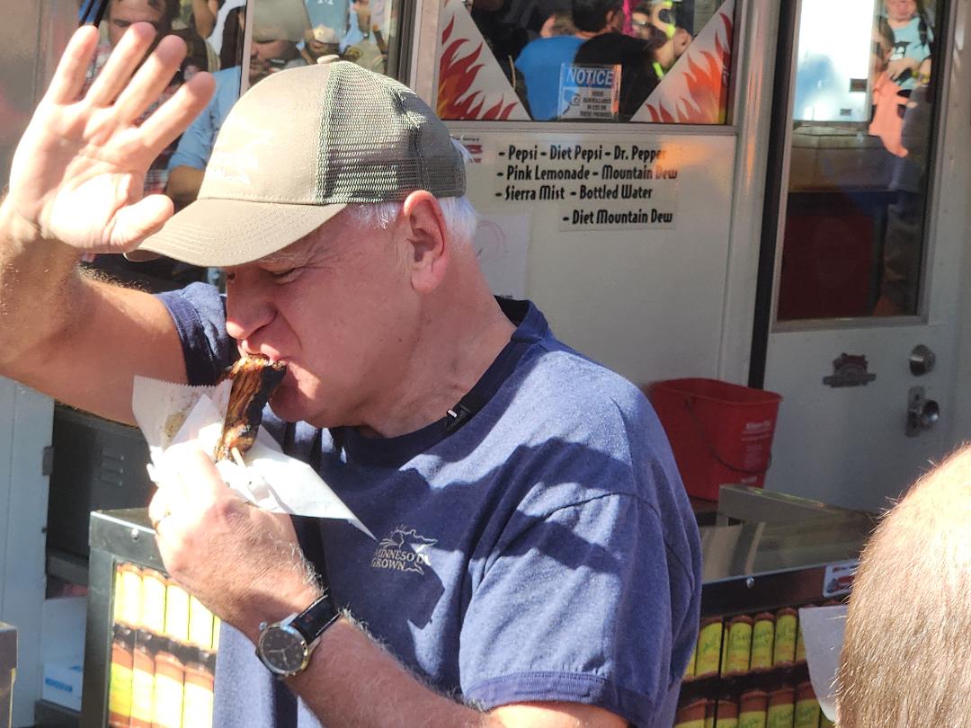 Walz makes short but sweet trip to the Minnesota State Fair [Video]