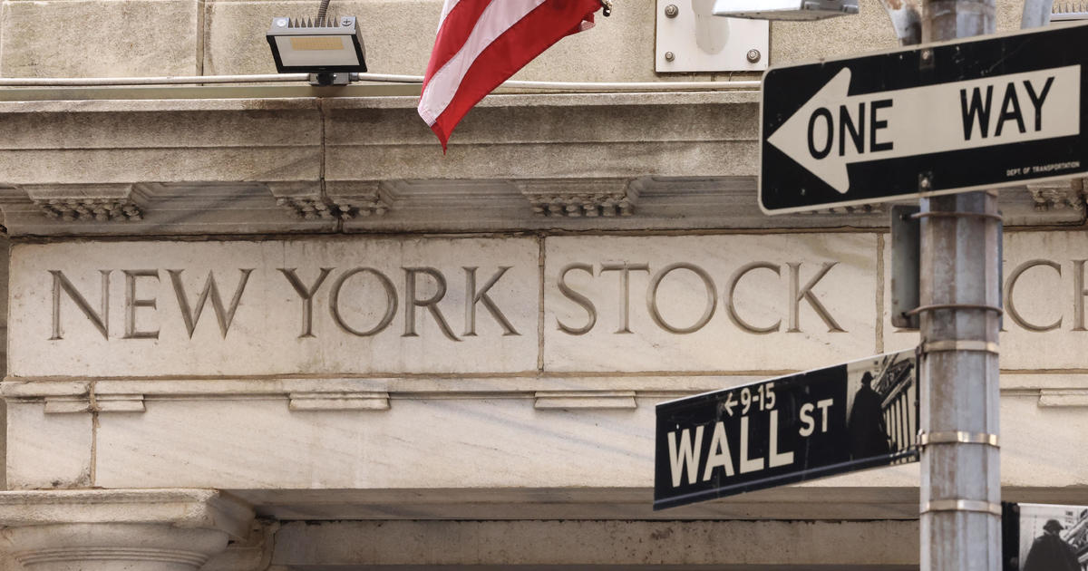 Wall Street slumps, putting stocks on track for their worst day in nearly a month [Video]