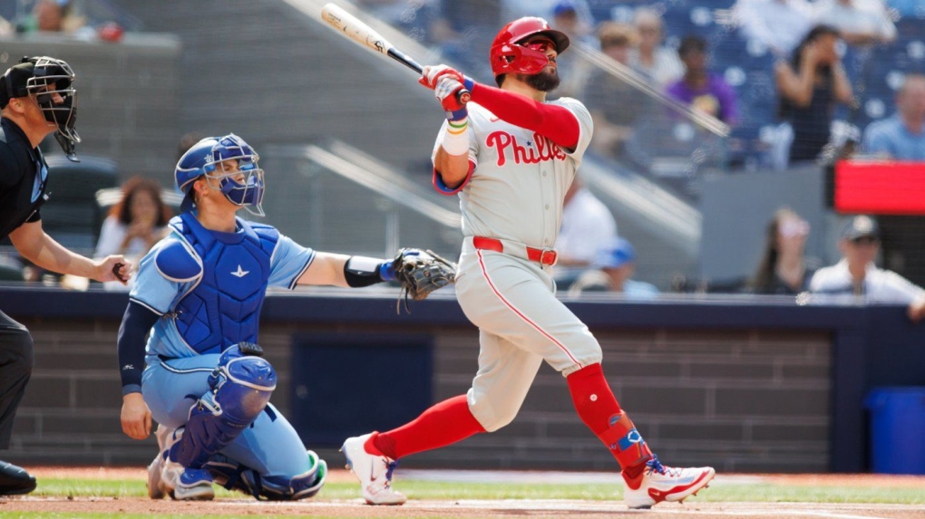 Clemens leads Phillies past Blue Jays 4-2 [Video]