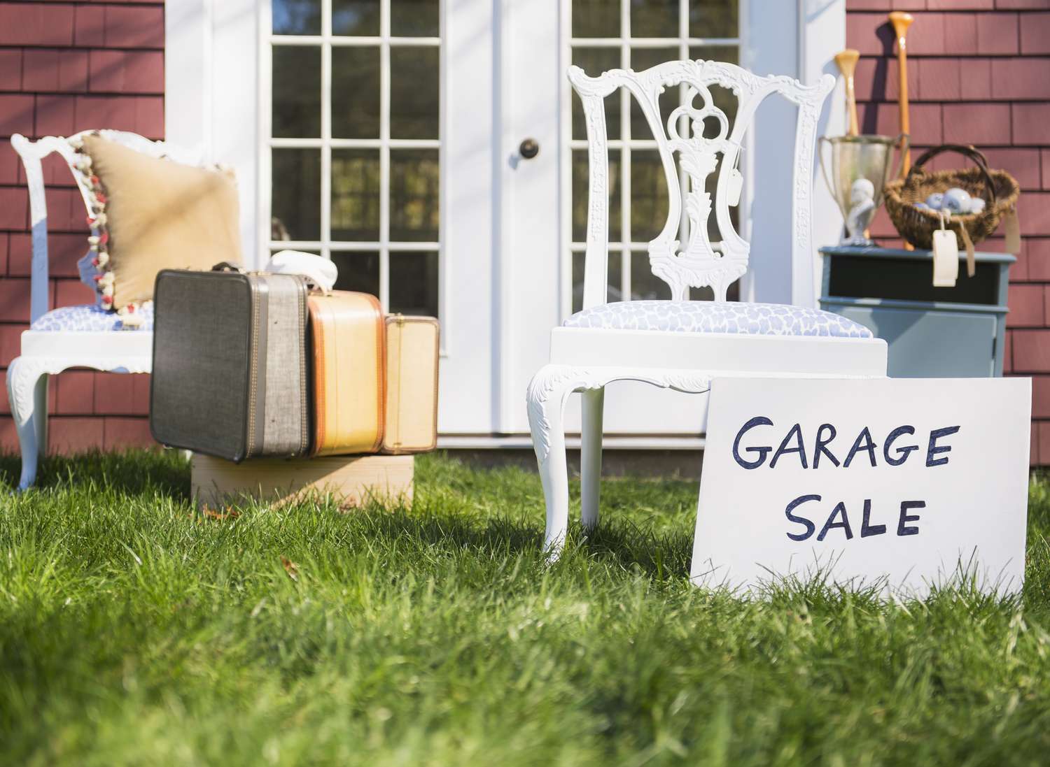 15 Things to Never Buy at a Garage Sale [Video]