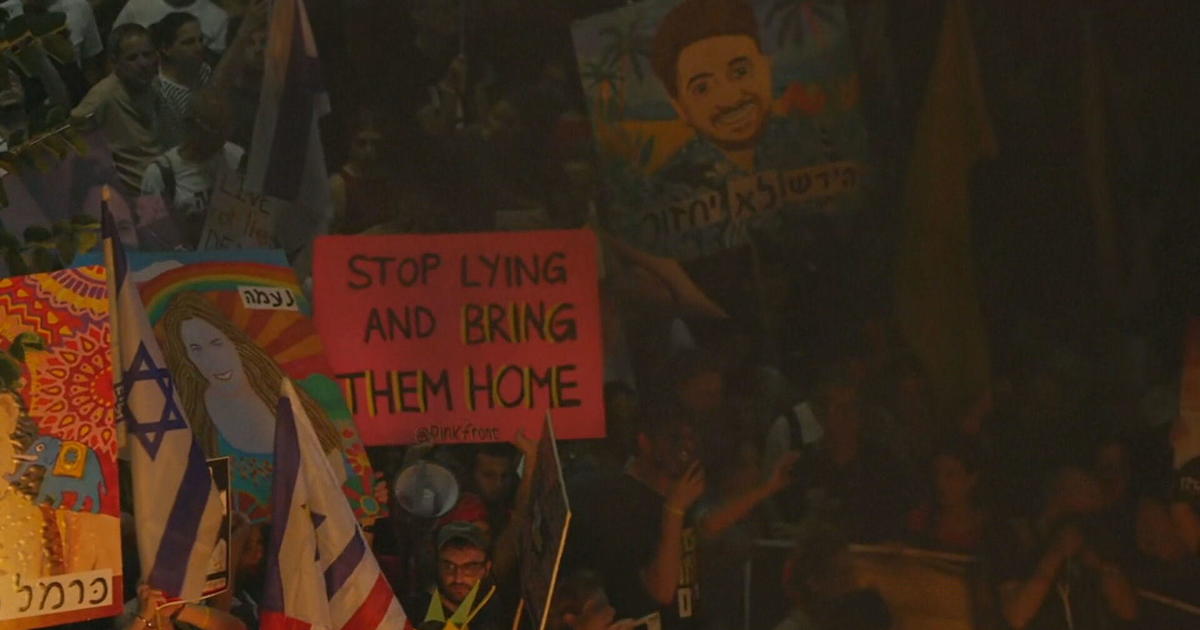 Thousands of Israeli protesters call for hostage deal [Video]