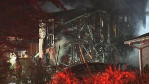 2 people dead after overnight fire destroys DeKalb County home [Video]