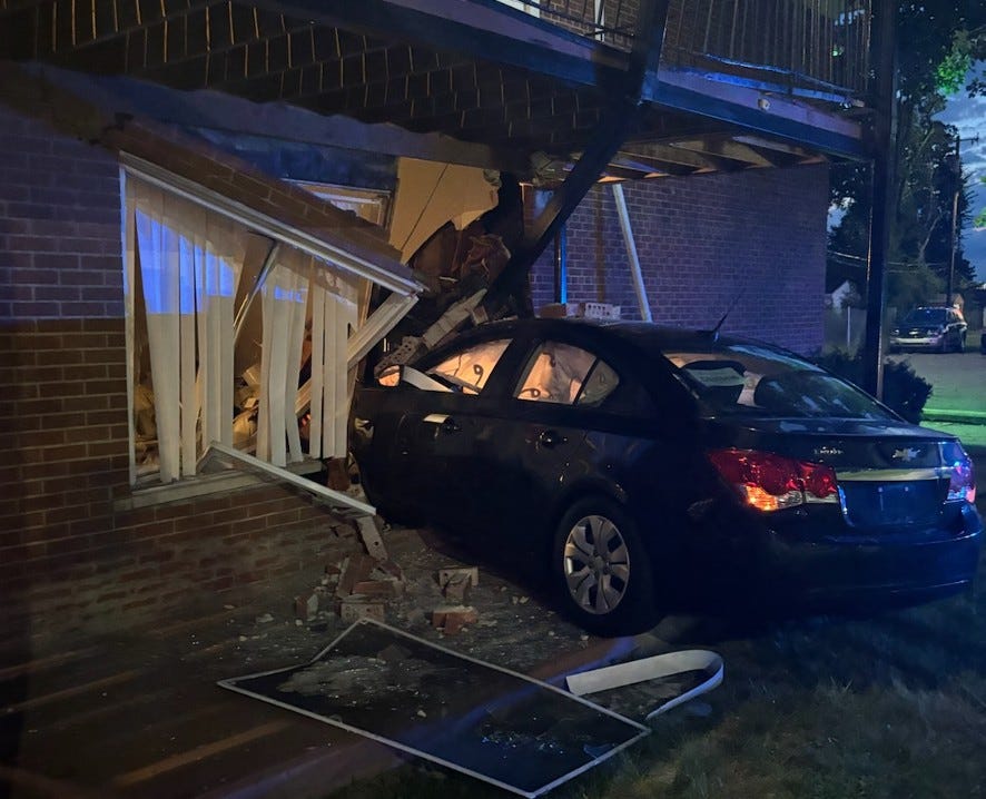 Car crashes into apartment on Detroit’s east side [Video]