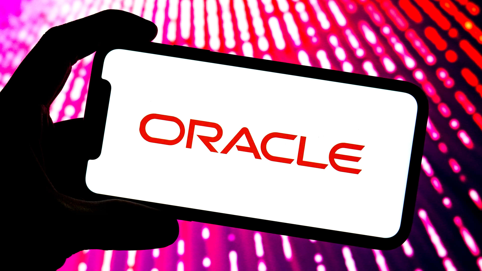 Bernstein tech analyst calls Oracle his top investment idea [Video]