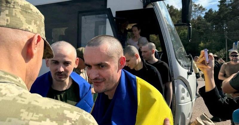 Ukraine secures return of 49 people in POW exchange with Russia | U.S. & World [Video]