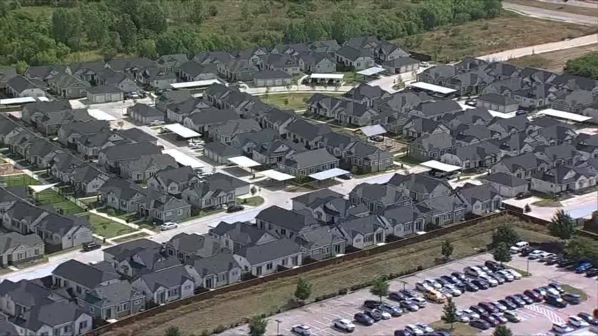 South Dallas woman pushes for tougher laws for fake property deed scams [Video]