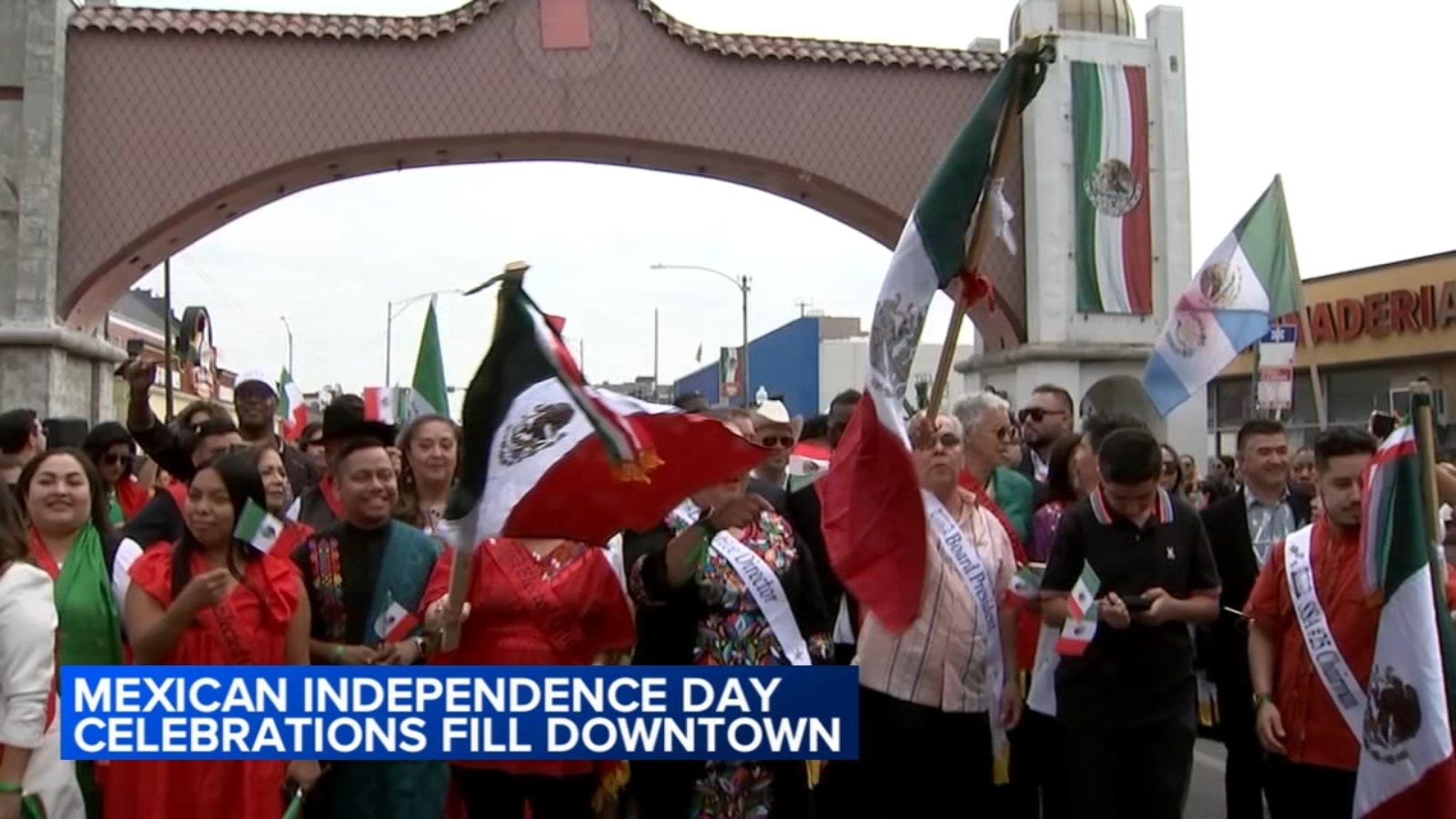 Mexican Independence Day Chicago: Parade to step off in Little Village as El Grito festival continues; street closures lifted [Video]